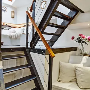 Botel A304 Romantic Seaship In Center Amsterdam