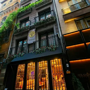 Otel Sometimes Taksim ***